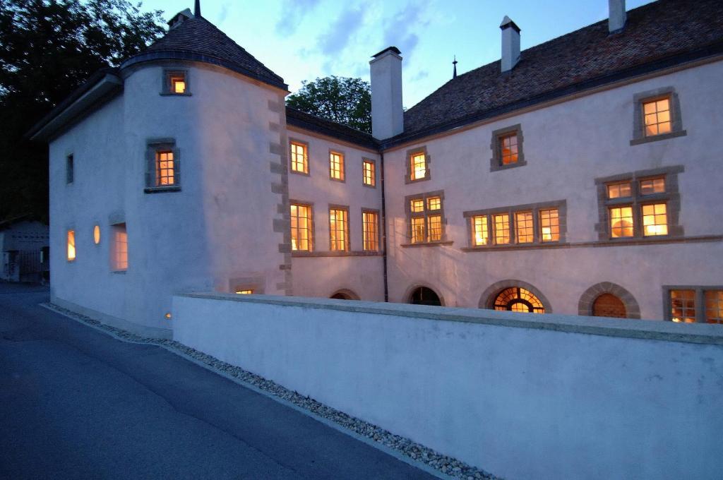 فندق نيونفي  Chateau Le Rosey المظهر الخارجي الصورة